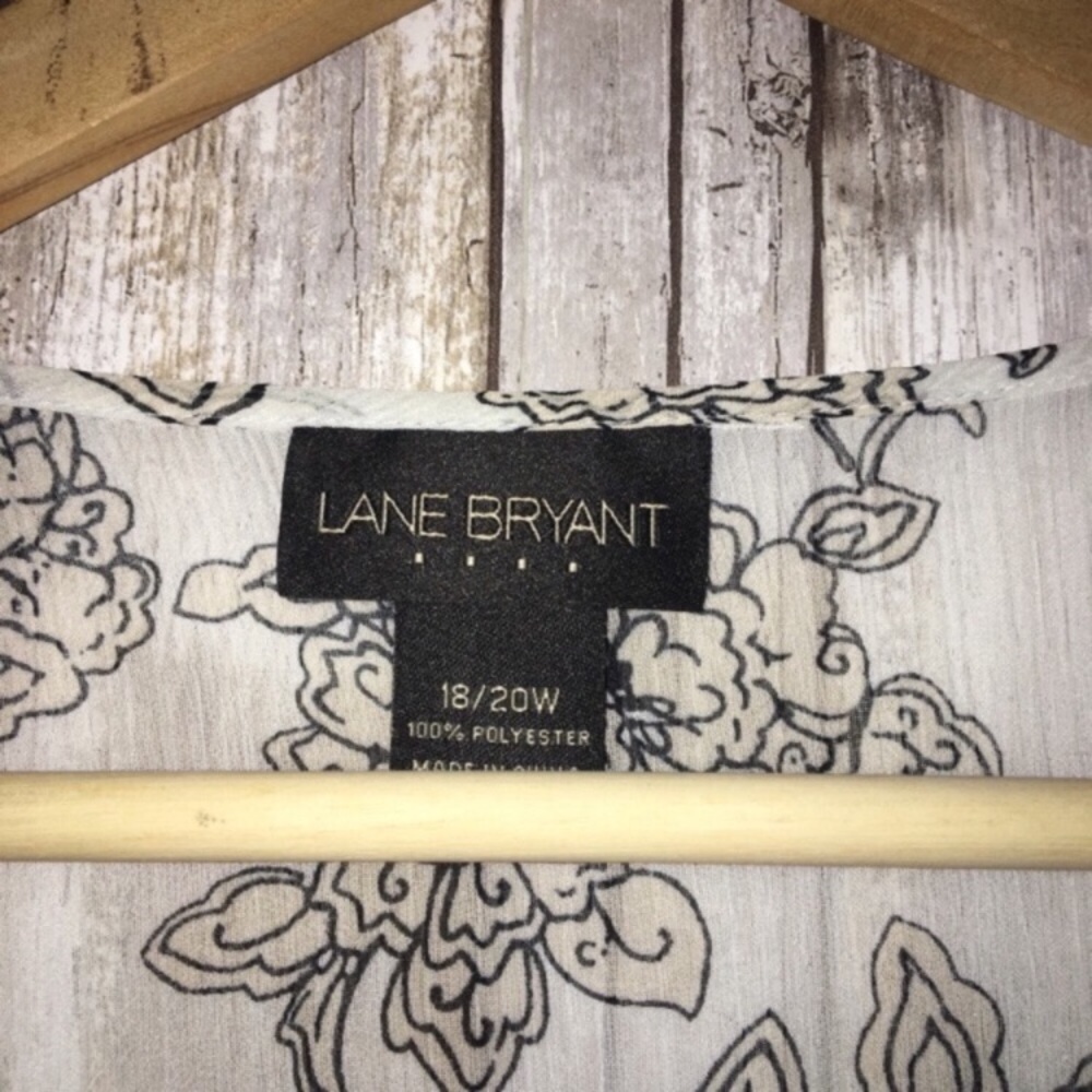 Lane Bryant Floral Faux Wrap Blouse 18/20W Black White Plus Size Top - Picture 5 of 5